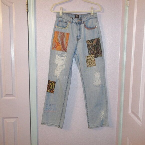 BDG Urban Outfitters Denim Patchwork Cowboy Jeans Size 28 Embroidered High Rise - Picture 1 of 14